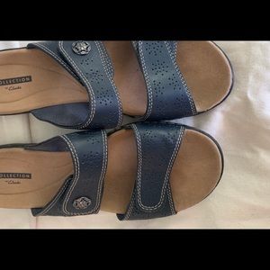 Clarks Leisa leather cushioned slide sandals sz 9
